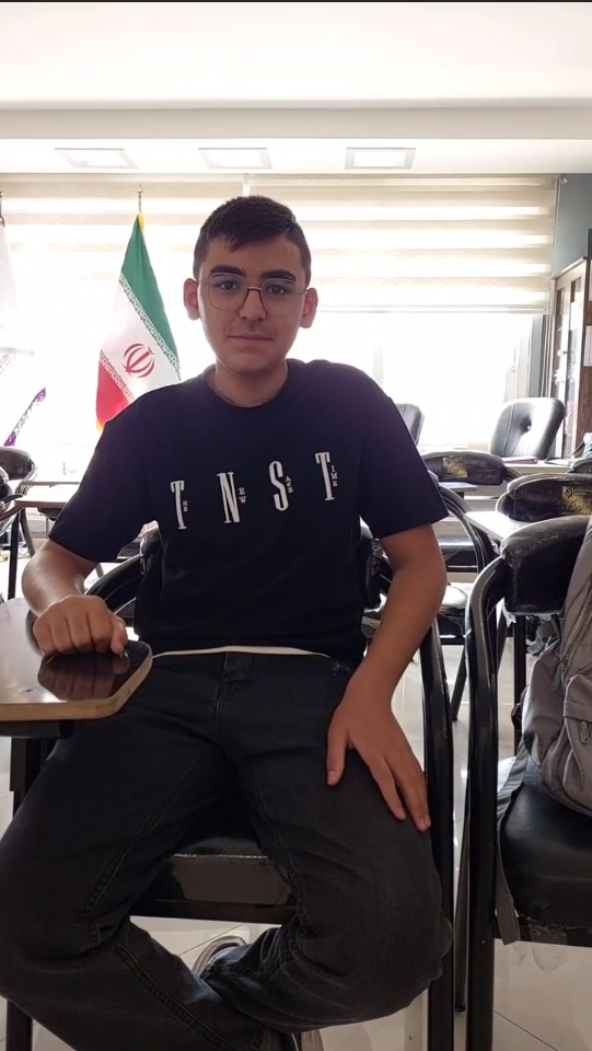 دانش آموز کلاس هشتم